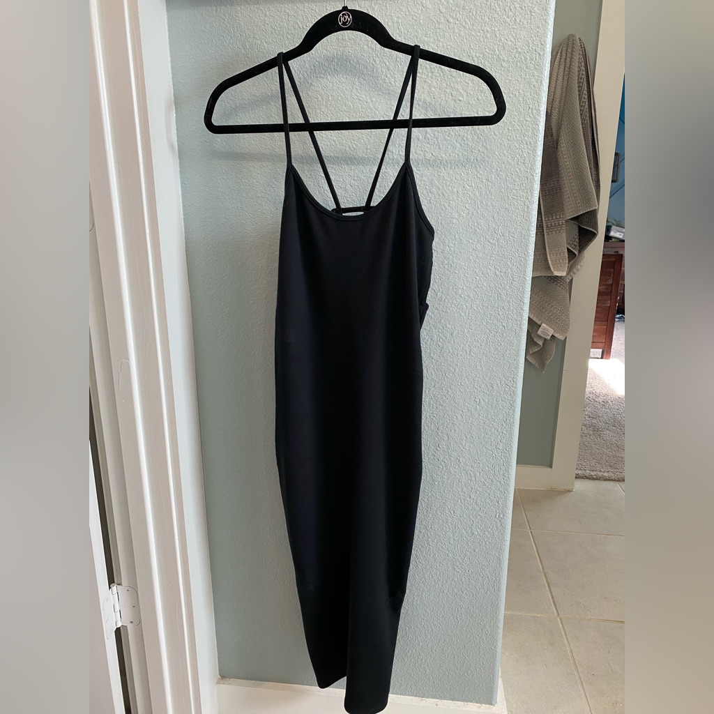 Black Basic Midi Dress